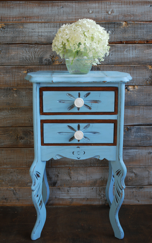 Chalkpaint blanco+azul decapado  Furniture makeover, Redo furniture,  Refinishing furniture