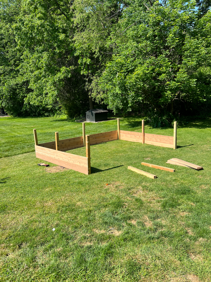 How To Build An Enclosed Raised Garden Bed - BREPURPOSED